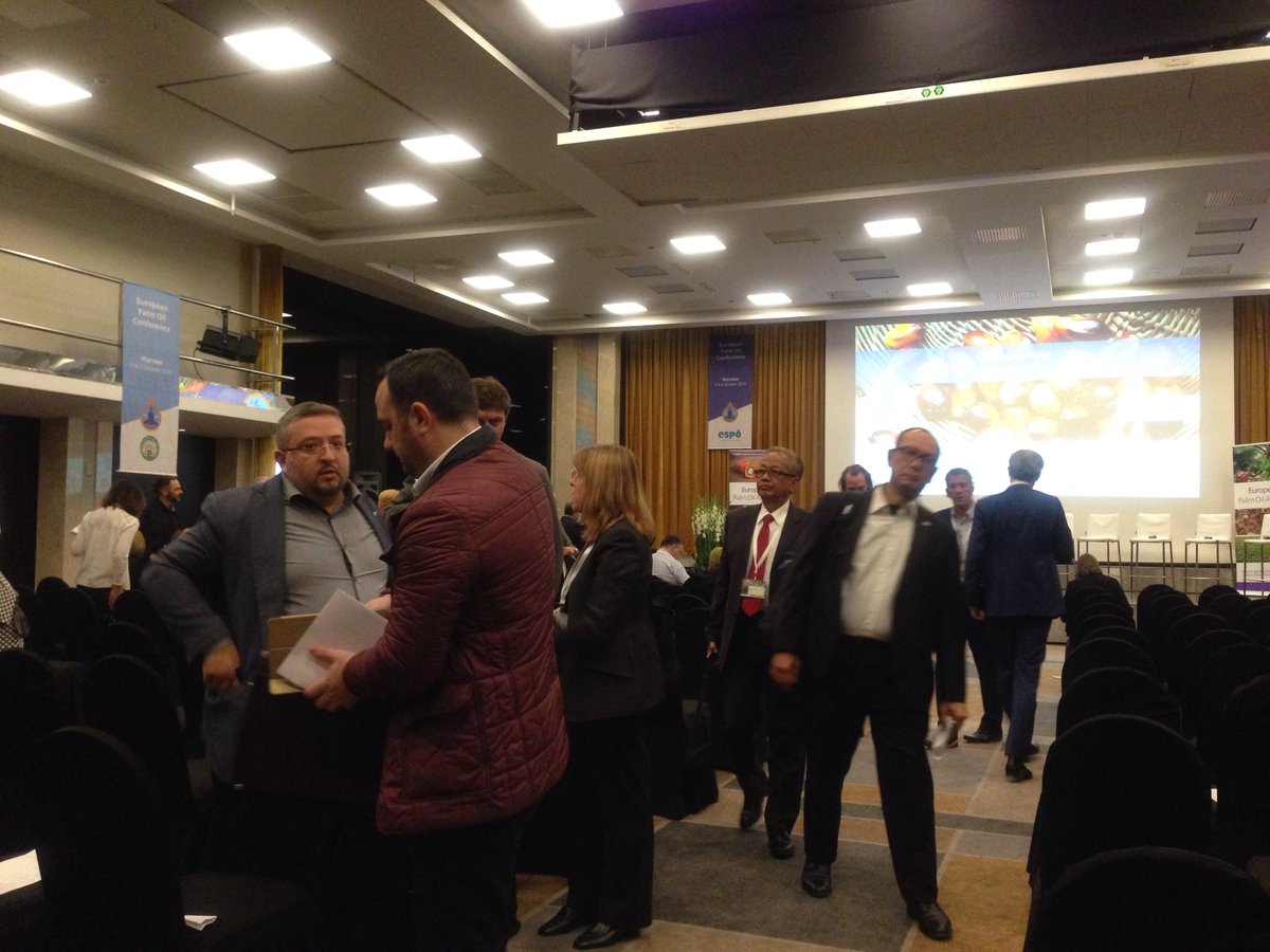palmedurable's tweet photo. Remerciements à toute l'équipe de @EPOA_EU pour l'orga de ces 2 jours de conférence ! Fin #EPOC2016 https://t.co/Fq5G1aWUTJ