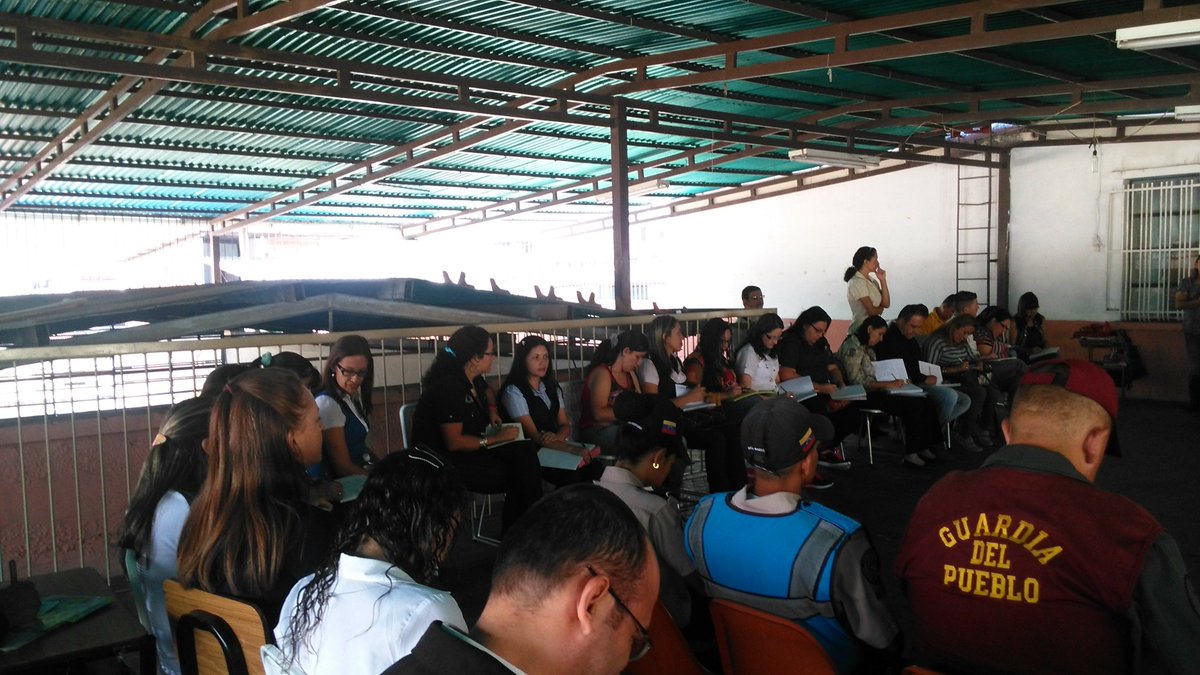 CFDguanare's tweet photo. Taller de inicio de año con Defensores Educativos del Mcpo Jáuregui. @MPPEDUCACION @SilvaEleazarL @SalaSjauregui https://t.co/Q32rJGFkZG