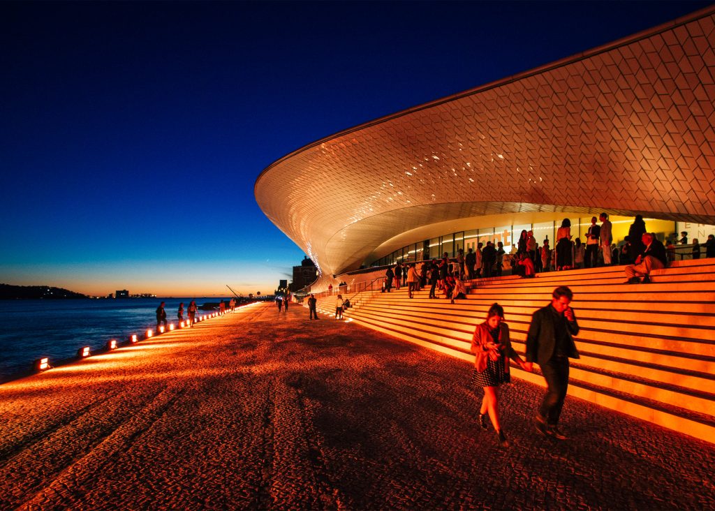 dezeen's tweet photo. Amanda Levete's undulating MAAT museum opens on Lisbon waterfront:
https://t.co/mxJjutyJVn https://t.co/HBgsFaKHJ8