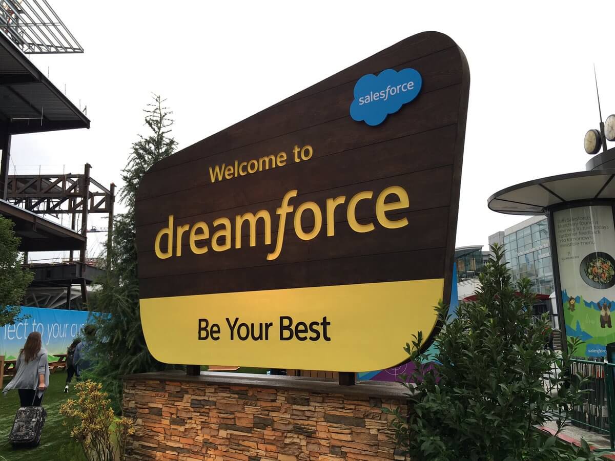 suyatitech's tweet photo. A quick glance at Day 1 of Dreamtalk #Dreamweek2016 : https://t.co/KNGUBtLRXA
@Dreamforce @sytdreamflash https://t.co/PcQfTR9kt6