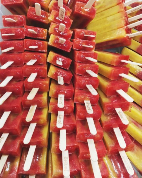 LICKALIX's tweet photo. Dreaming about lying on a beach with one of these #MangoRaspberrySwirl #icelollies... Let's all pretend Summer's not almost over! 😌 https://t.co/2hNC1KRUeI