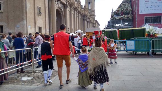 CruzRojaZgz's tweet photo. #CRZPilar16 @Pilar16 @CRE_Juventud #Zaragoza ya cuenta con 40 #voluntarios para que los más peques se acerquen a ofrecer su ramo a la Virgen https://t.co/MlaHAYeGm4