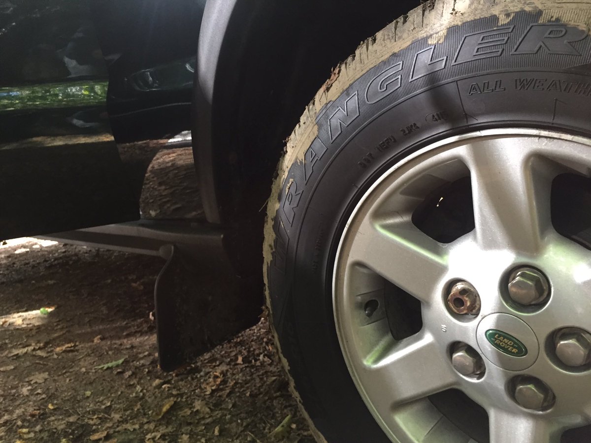 crackmatt's tweet photo. Joined the #LandRover club #Discovery #4x4 #newcar #firstmud https://t.co/Ys2yfQhcYV