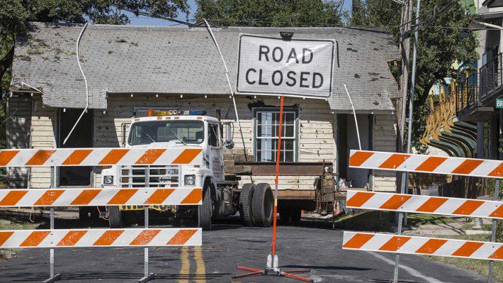 HsgMicroFinance's tweet photo. CRAZY! "House abandoned in the middle of the road" 
https://t.co/BOhtgOXZho #housing #ukhousing https://t.co/MaCk3IqvdR