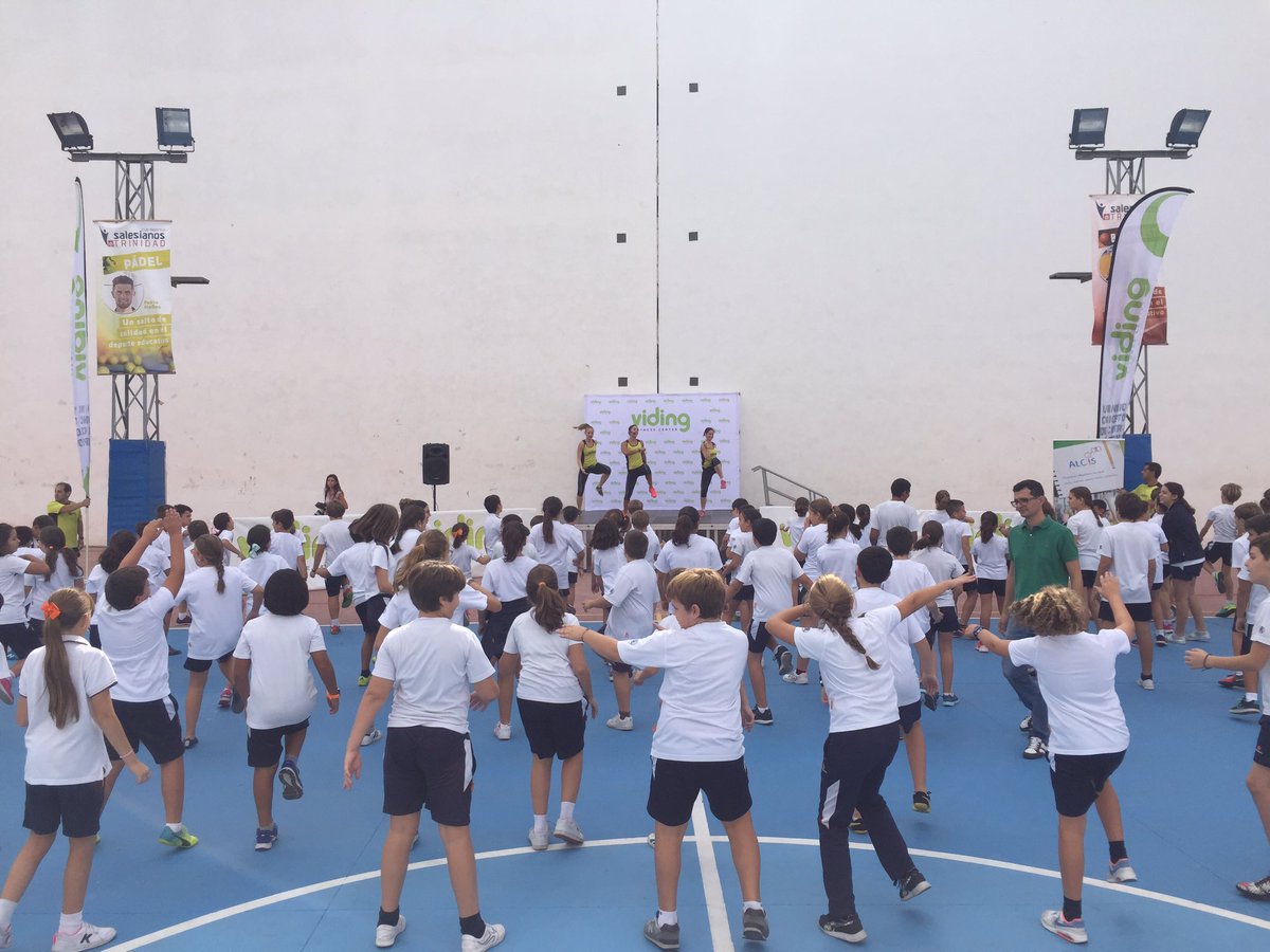 vidingsevilla's tweet photo. #BeActive para luchar contra la obesidad infantil. Viding junto a la @FundacionVAS. https://t.co/T2oItiWA2X