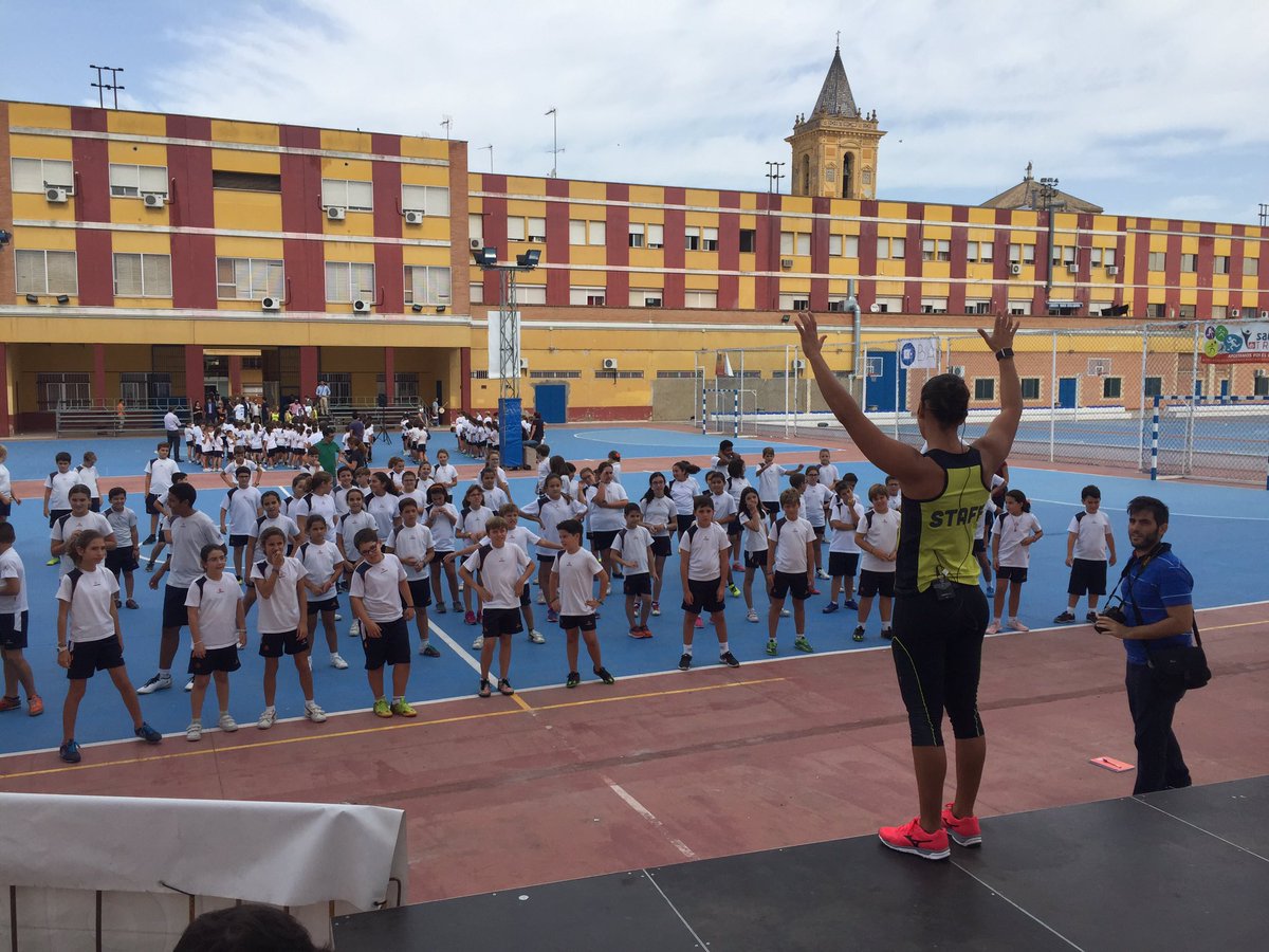 vidingsevilla's tweet photo. #BeActive para luchar contra la obesidad infantil. Viding junto a la @FundacionVAS. https://t.co/T2oItiWA2X