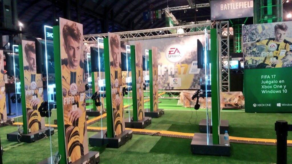 easportsfces's tweet image. Desde hoy y durante todo el fin de semana estaremos en la @BCNGamesWorld ¡Te esperamos! #FIFA17