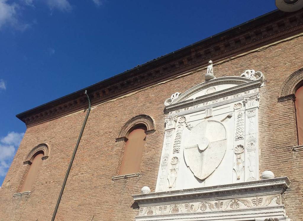 DeliziaEstense's tweet photo. Palazzo Schifanoia ,dettaglio del portale ,simbolo del ducato Estense
#ferrara
#igersferr… https://t.co/7DYHL8sy1Y https://t.co/7mxnSt3qZA