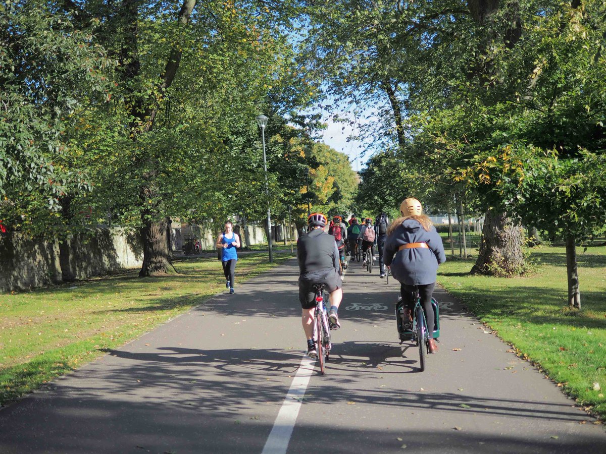 thehereandnowuk's tweet photo. #SpaceToSit cycle tour yest! Thanks all who came,inspiring speakers&amp;partners! Miss out? Book your free place 19 Oct: https://t.co/IjZkfSC551 https://t.co/R11qvij8Tt