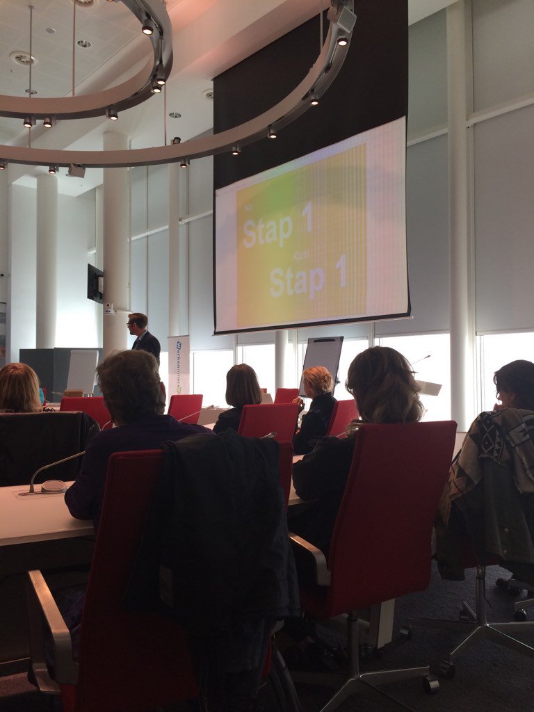 brandenburg_e's tweet photo. #connect2016 Keynote speech door Gijs van Bilsen. We gaan wakker zijn! https://t.co/V5HrajStOp