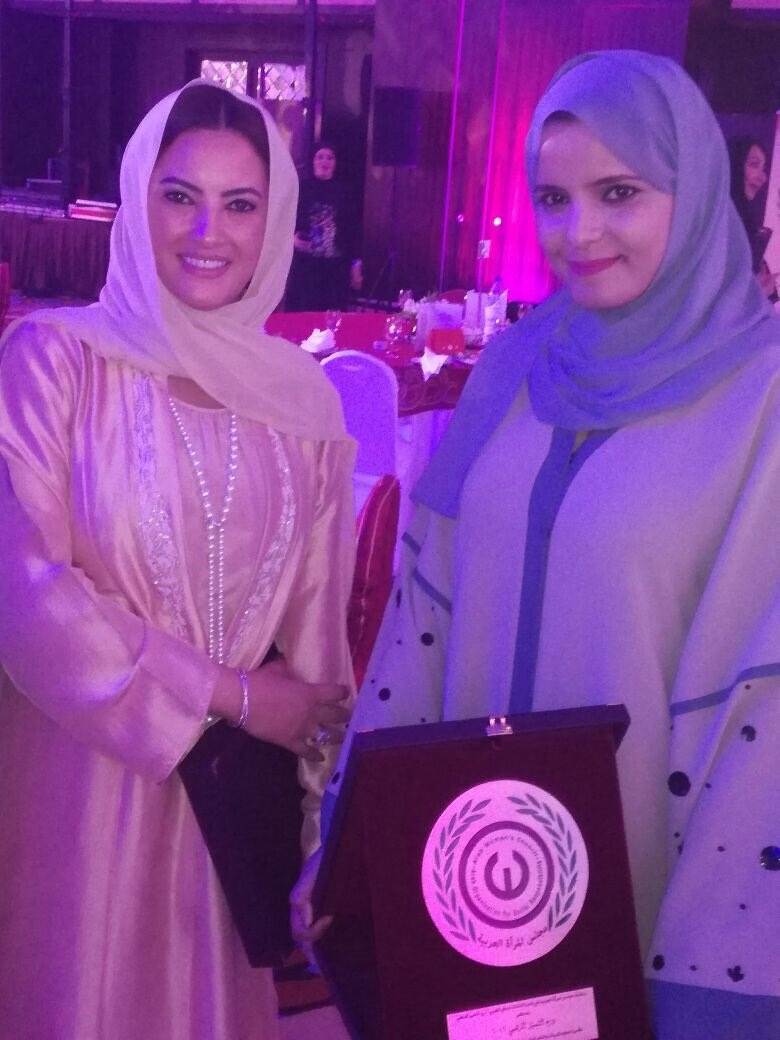 AkhbarOman's tweet photo. سعادة ميثاء المحروقية تكرم بالدرع الذهبي لتميز المرأة العربية في قطاع السياحة بالحفل السنوي لمجلس المرأة العربية والذي أقيم بدبي https://t.co/TsAa3oIb4G