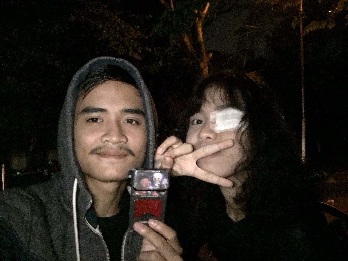 geurabalik's tweet photo. #mynewflow #movers #tiltproject @zahramufida marlboro filter black paling awet daripada marlboro yang lain👍🏼 https://t.co/Hfqc301pcH