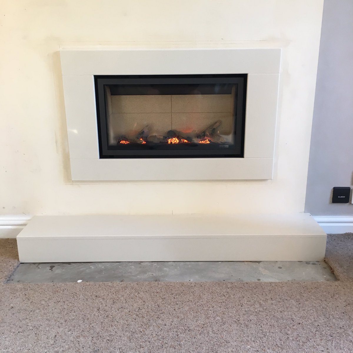 charliewill76's tweet image. Simple, yet effective! Kauai cream Quartz.