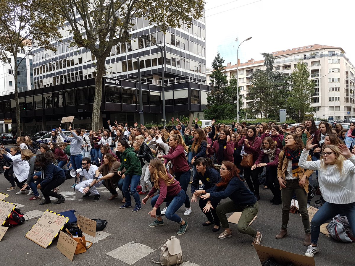 brunosarrodet's tweet photo. #orthophonistes sous-payés=hôpitaux désertés= étudiants mal formés @MarisolTouraine :réagissez et revalorisez! #orthoencolère @Allodocteurs https://t.co/quDIJXBqps