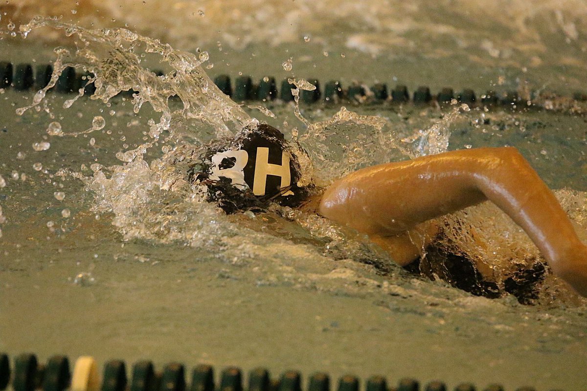 Congrats to the Girls' Varsity Swim Team on their great swim against <a href="/penfieldredarmy/">Penfield Red Army</a>. Desi H, Erin B and Berfin G &amp; Team!! Way to go!!💚💛👍