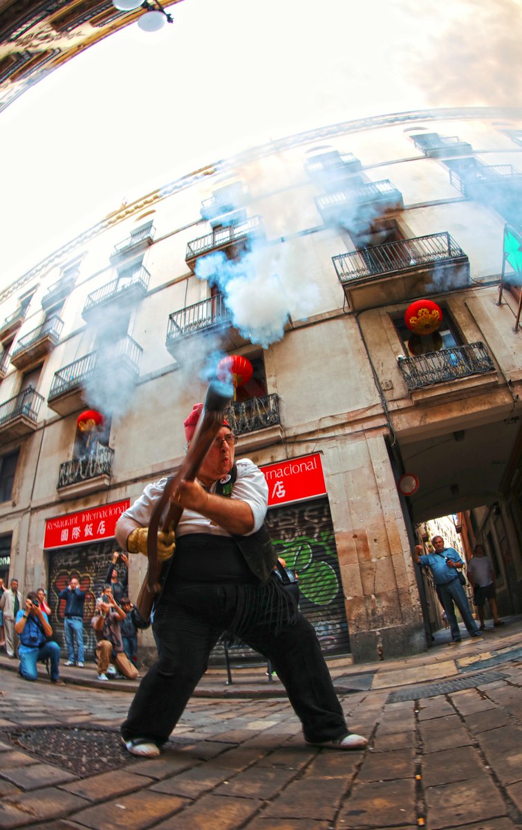 panowiz's tweet photo. The #PanowizProduction team can work in #extreme conditions: to give you the full range of sensations of the moment! #Barcelona #Merce16 https://t.co/oNQ1zVxK02