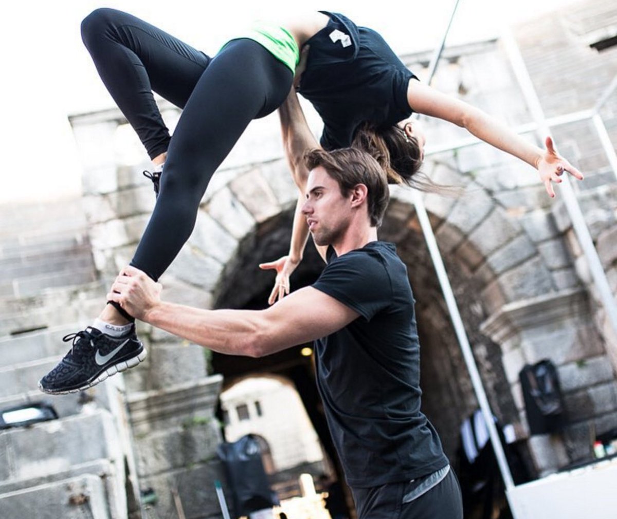 Excited: #IntimissimiOnIce at @arenaverona, directed by Kim Gavin,choreo by <a href="/nathjclarke/">Nathan Clarke</a>, music @JMetcalfeBand. And The Great <a href="/AndreaBocelli/">Andrea Bocelli</a>