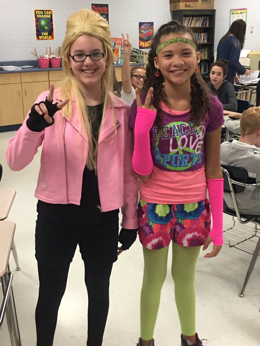 JodiNeff's tweet photo. Spirit Week at CMS... @Cambridge_CS, @CMSBOBCAT https://t.co/eA9CS4Loc4