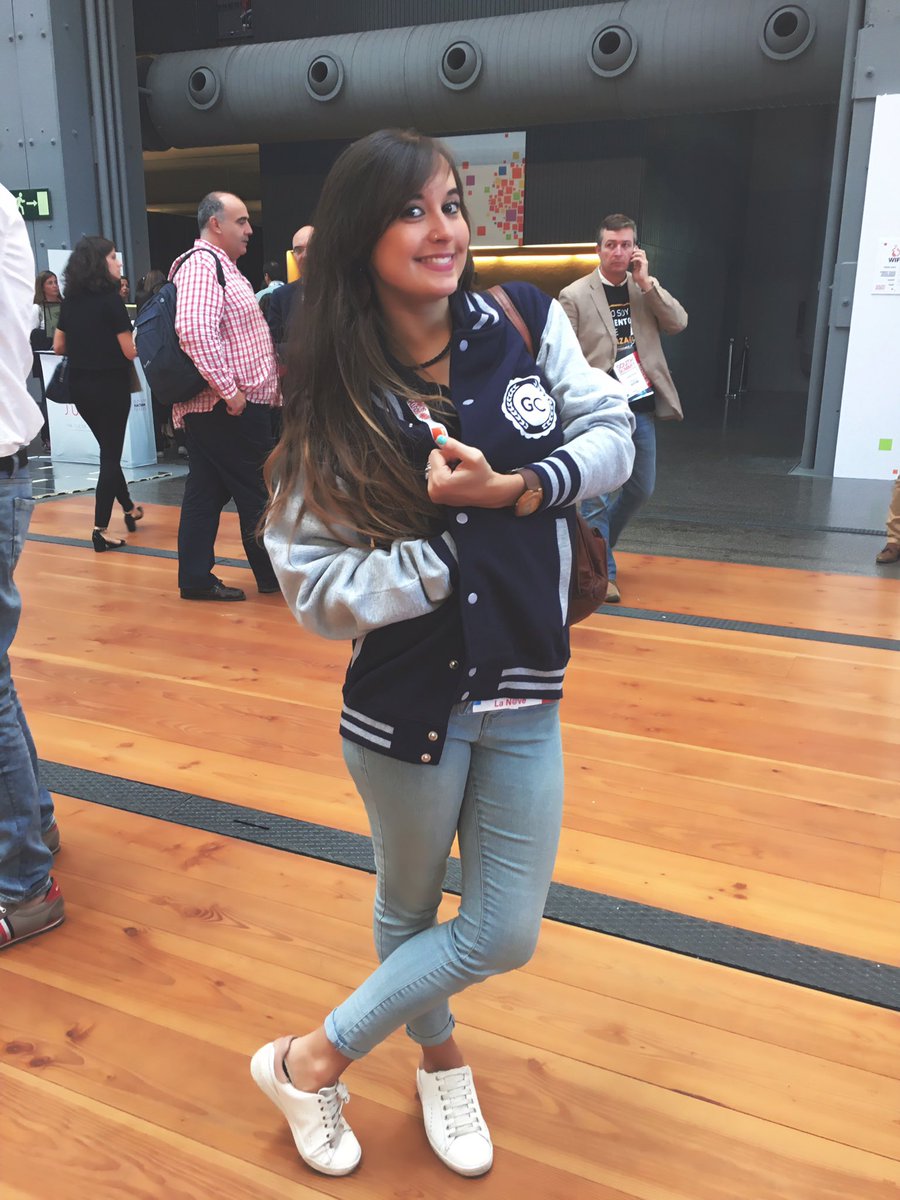 v3rnina's tweet photo. ¡Qué molona la chaqueta #gocardlessSS16 ! 😍 @GoCardlessES https://t.co/bgLNmhf1ZC
