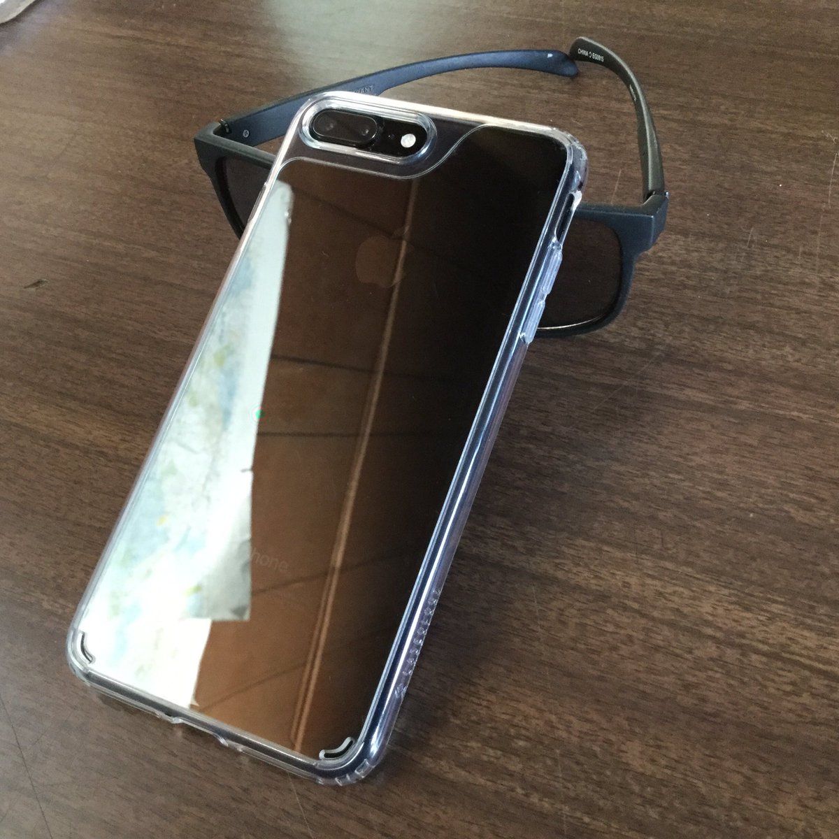 tlgstuff's tweet photo. #COTD (case of the day) the #WaterfallSeries by @caseology for the #iPhone7Plus let the #JetBlackBeauty show while being #proTECHted https://t.co/jQoUPfKYQo