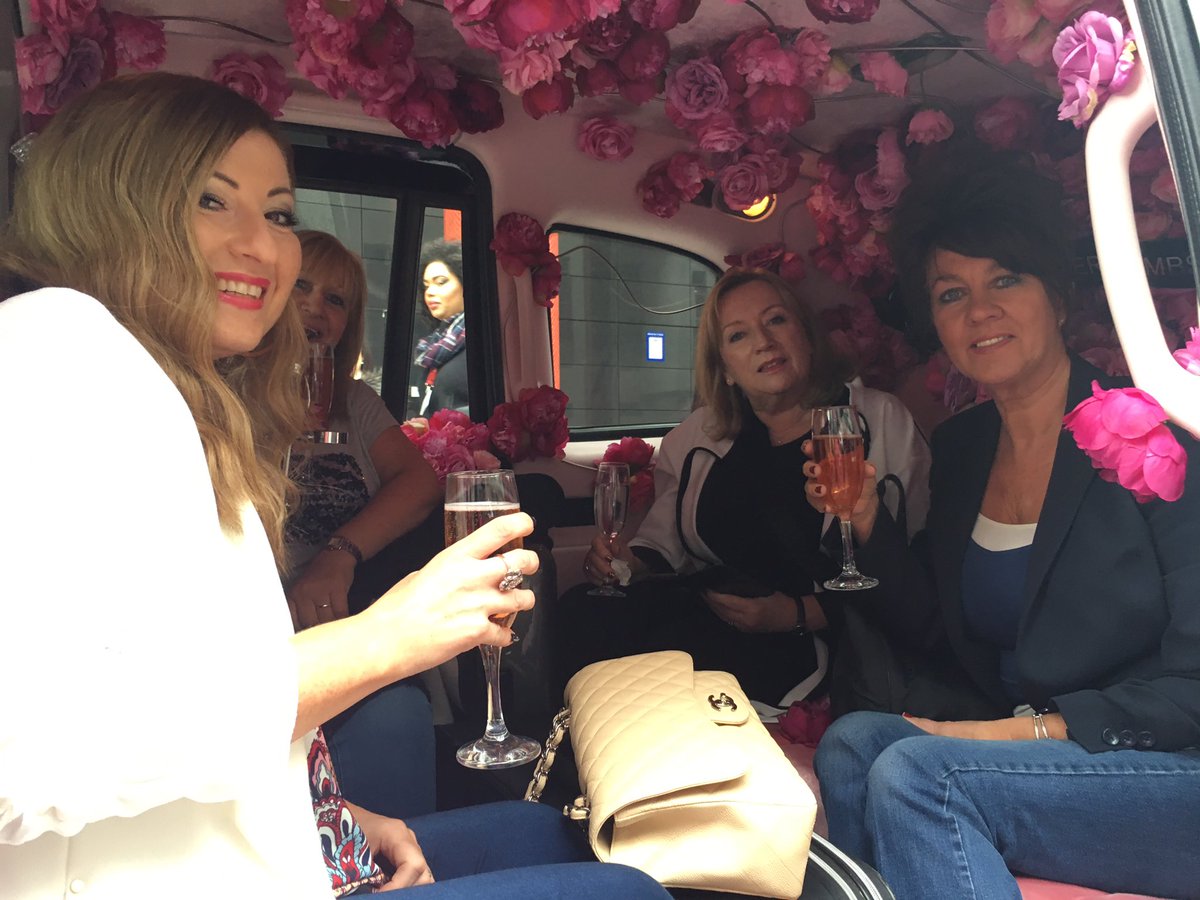Letty_2809's tweet photo. The only way to arrive at the airport from conference!💕💕💕 Thanks to the lovely Jordan for driving us! #flowerbombsurprise https://t.co/PIDjFHWnUD