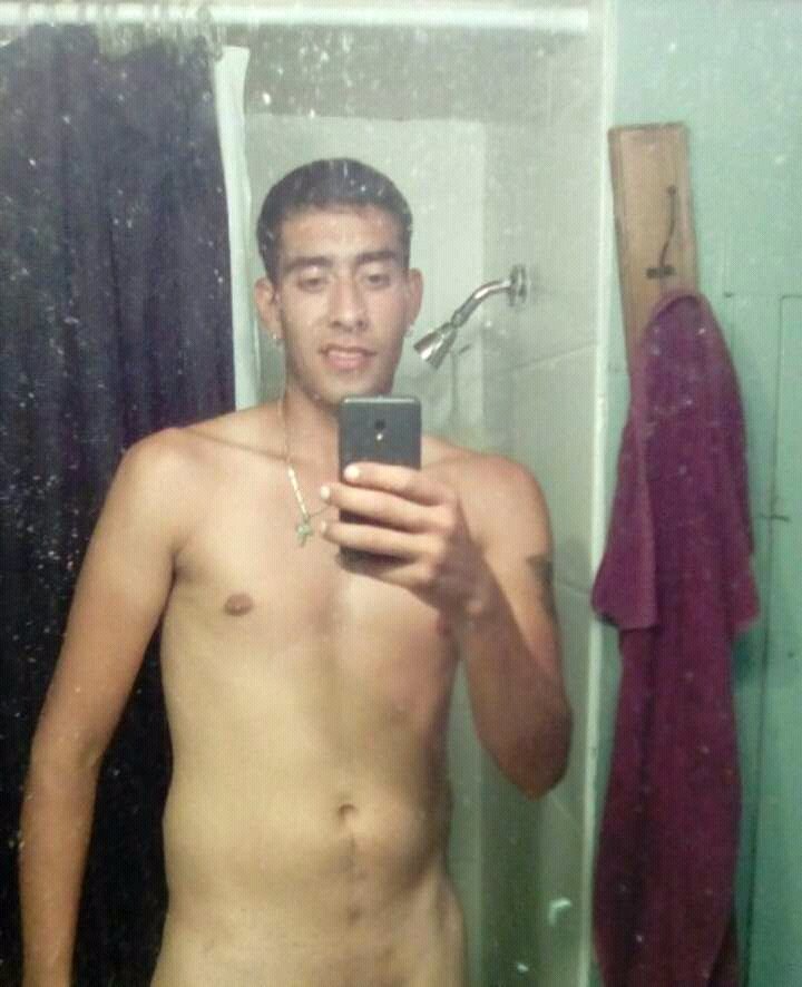 Chacales_Mex's tweet photo. Su sonrisa de hombre malo me pone caliente, y me hace imaginar su enorme verga https://t.co/thooqoNdON