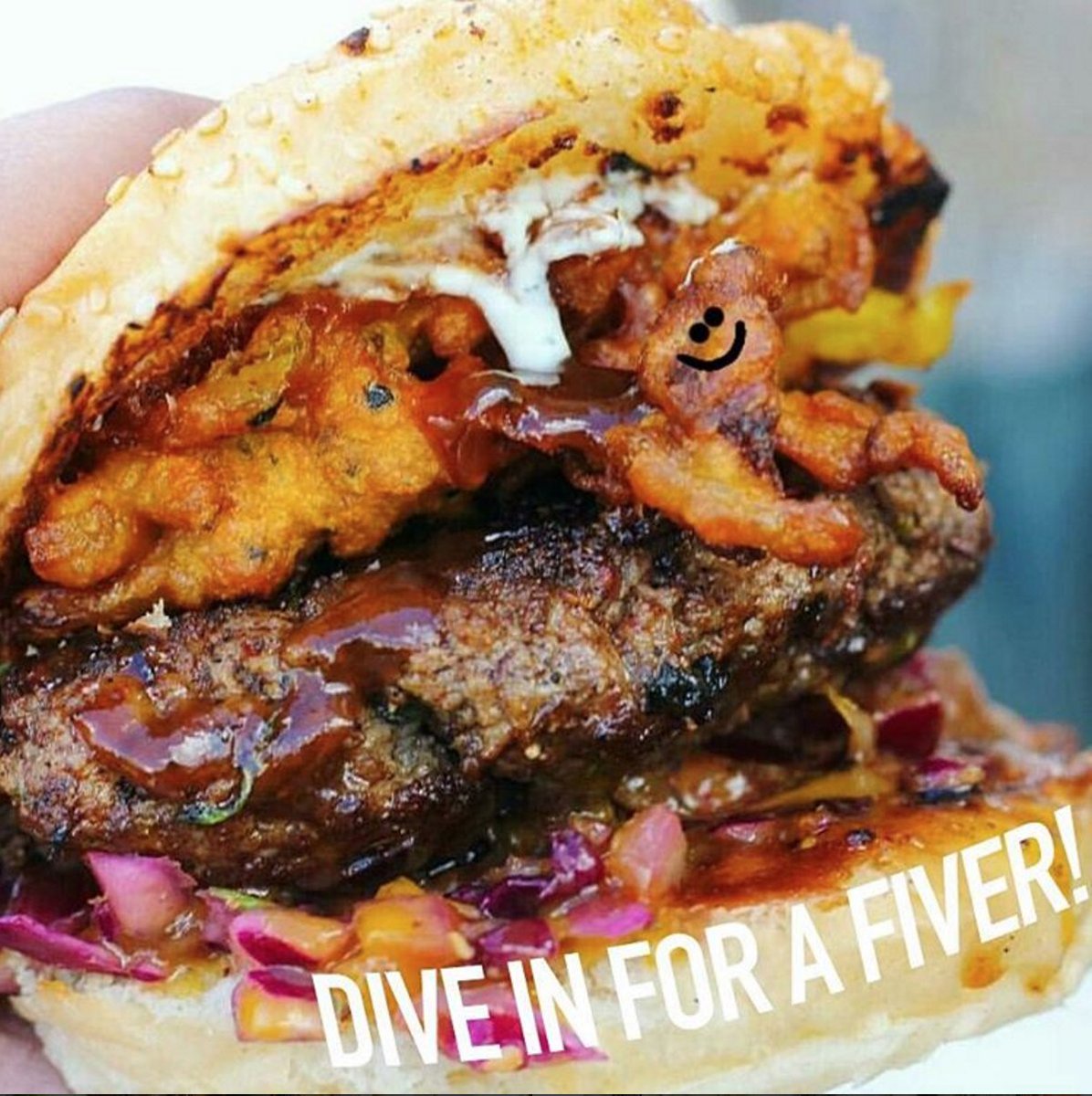 KERB_'s tweet photo. FIVE POUND @BhangraBurger's! Lamb Jalfrezi onion bhaji brimming towers at #KERBCAMDEN. ONLY TILL FRI. Claim here https://t.co/yCIkjnSGcO https://t.co/J6WBVVqCsb