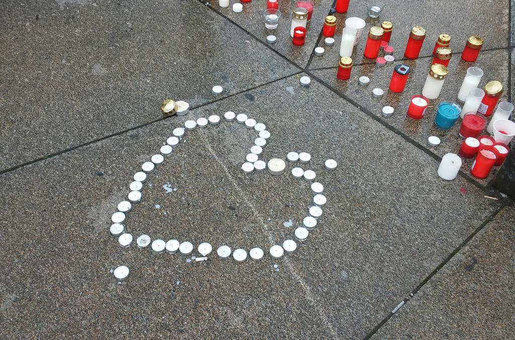 tereza_myn's tweet photo. Pravda a láska den poté #VaclavHavel #VH80 #Havel80 https://t.co/BMUFMFF4qY