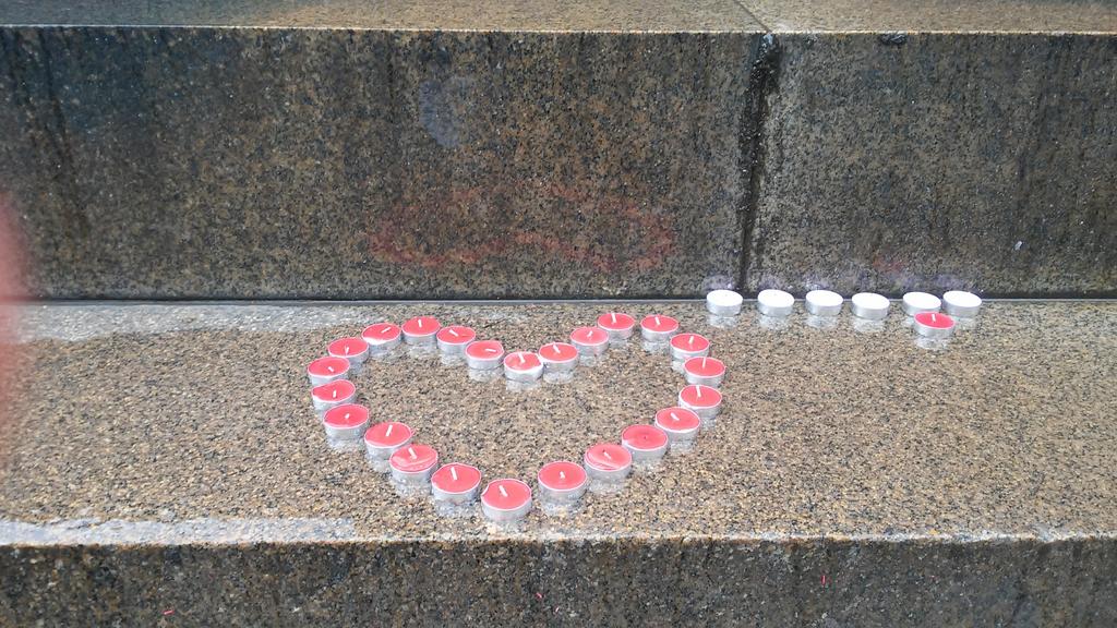 tereza_myn's tweet photo. Pravda a láska den poté #VaclavHavel #VH80 #Havel80 https://t.co/BMUFMFF4qY