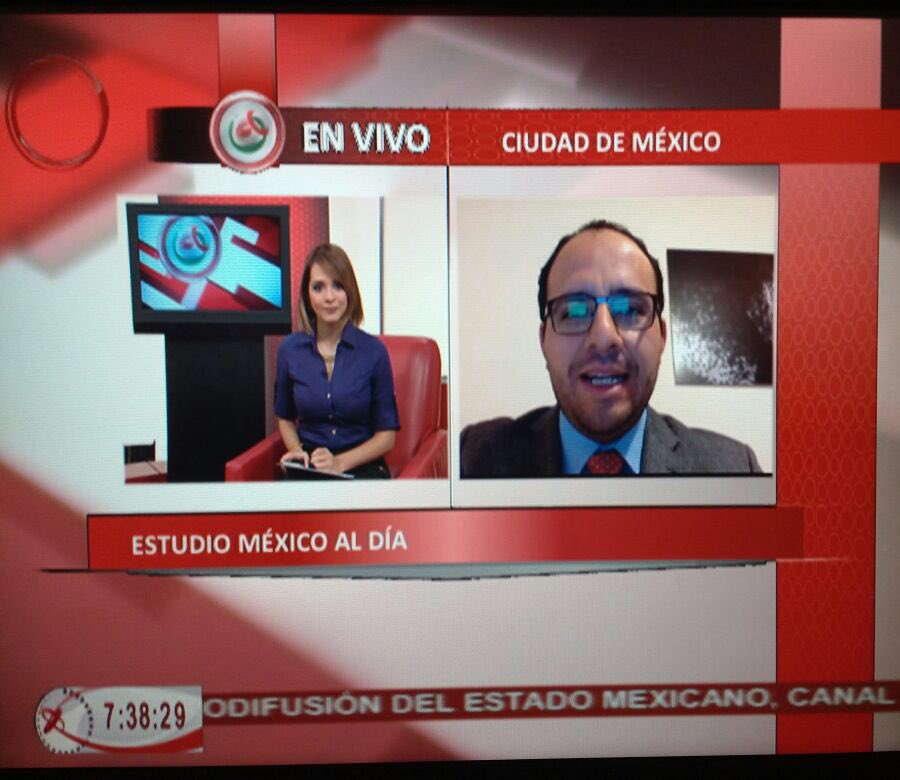 NuevaEscuelaMx's tweet photo. #AlAire #AM Luis Alberto Serra del @TecdeMonterrey, habla del #MoocMX, #ReformaEnergética, disponible en #MéxicoX 💻 https://t.co/5Hnbm3zxLp