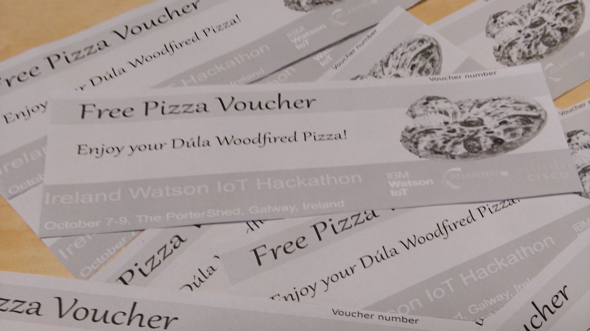 rejkiewiczkat's tweet photo. No hungry hacking 😊 we've got you covered! 🍕🍕🍕 #PorterHack #RoadToPorterHack https://t.co/xS1ZIoefbe