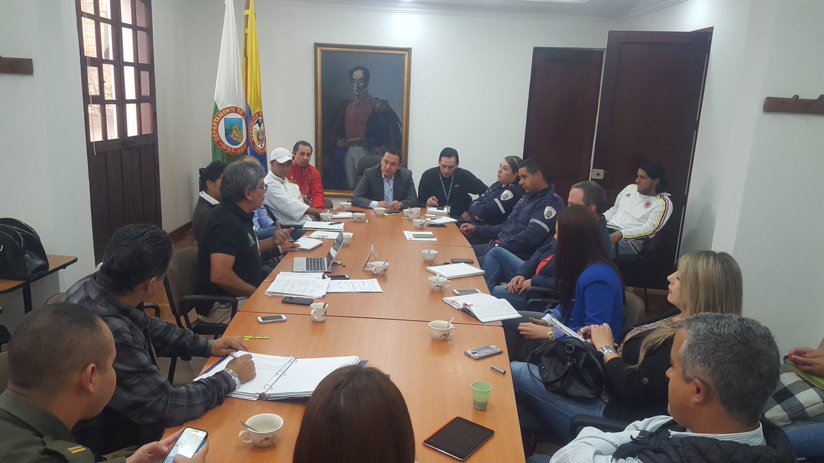 LaCejadelTambo's tweet photo. Alcalde @elkinospinao lidera reunión de #COMGER se analiza emergencia y solicitudes de ayuda de la comunidad @DapardAntioquia https://t.co/0g040uBEYr