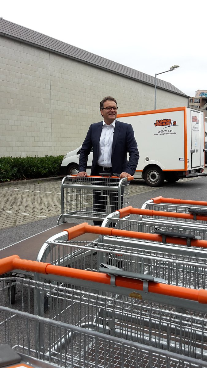lienvimpe's tweet photo. Onze CEO België gebruikt enthousiast Mobile Pay bij @collectandgo @KBC_BE  @ICreten https://t.co/ORZ9RBxA8H