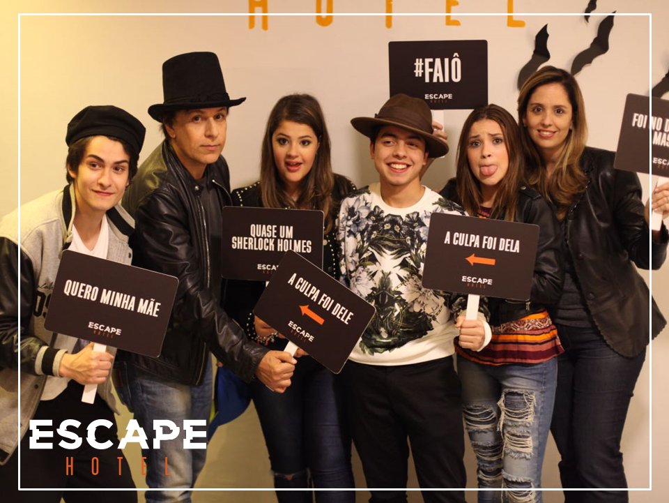 EscapeHotel's tweet photo. Tom Cavalcante e sua turma vieram se hospedar aqui e a diversão foi garantida! Venha jogar também conosco! https://t.co/ICGISIsiUU