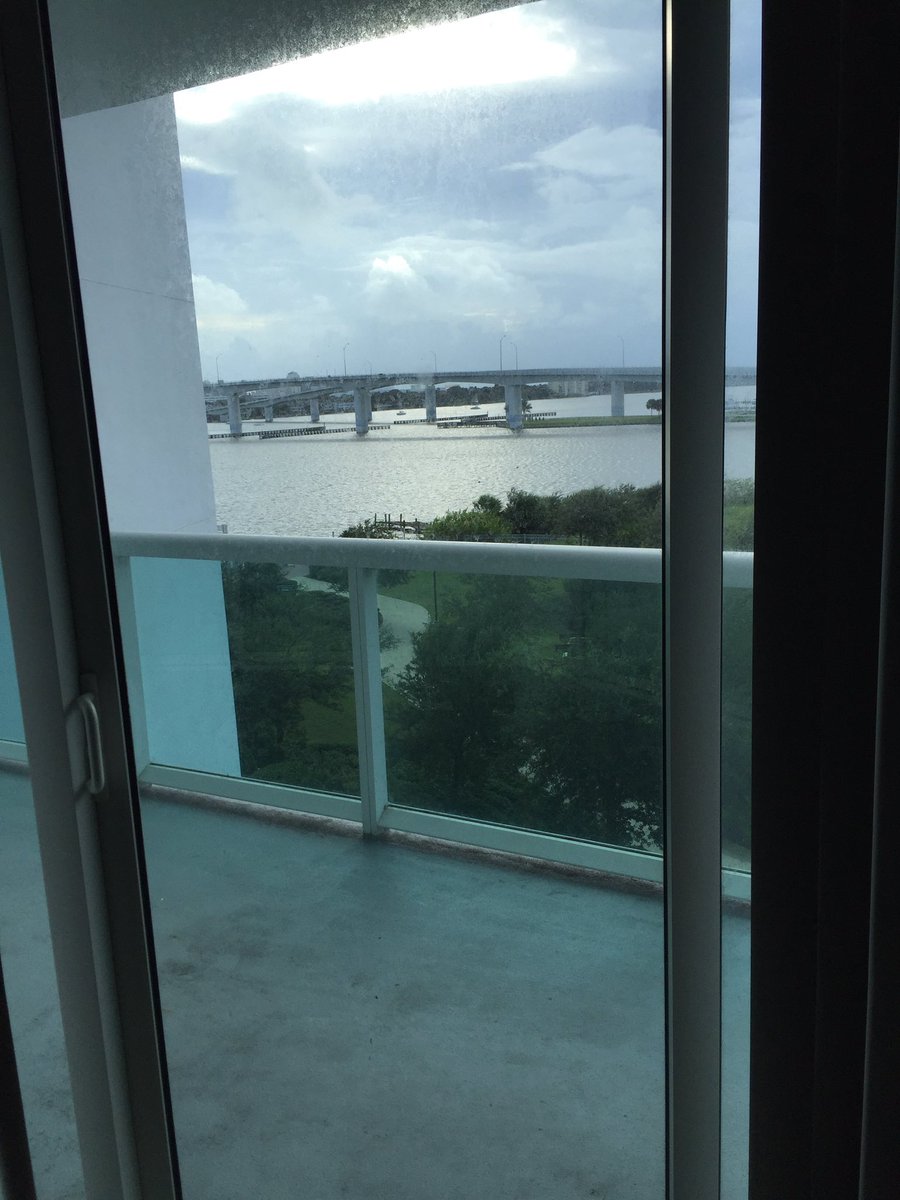 Mike_Fielding_'s tweet photo. Riding out #HurricaneMatthew in Daytona, stay tuned for views https://t.co/cJQ8byj0ai