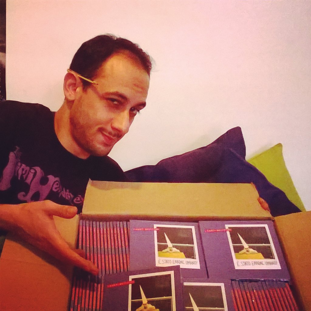 Santi_Bevitori's tweet photo. Signò, so' freschissimi! Li trovate sabato al @WishlistClub, domani piccola anteprima alle 12 su @RadioRock106e6 https://t.co/1uLJIchb7k
