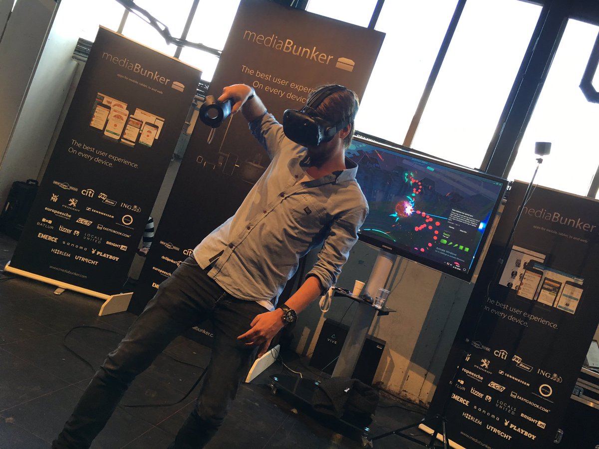 mediaBunker's tweet photo. Want to win a weekend at #Spa-Francorchamps? Beat the highscore in our #HTC #VR at #eday2016 #eday16 #eday https://t.co/z9uLmbzKj9