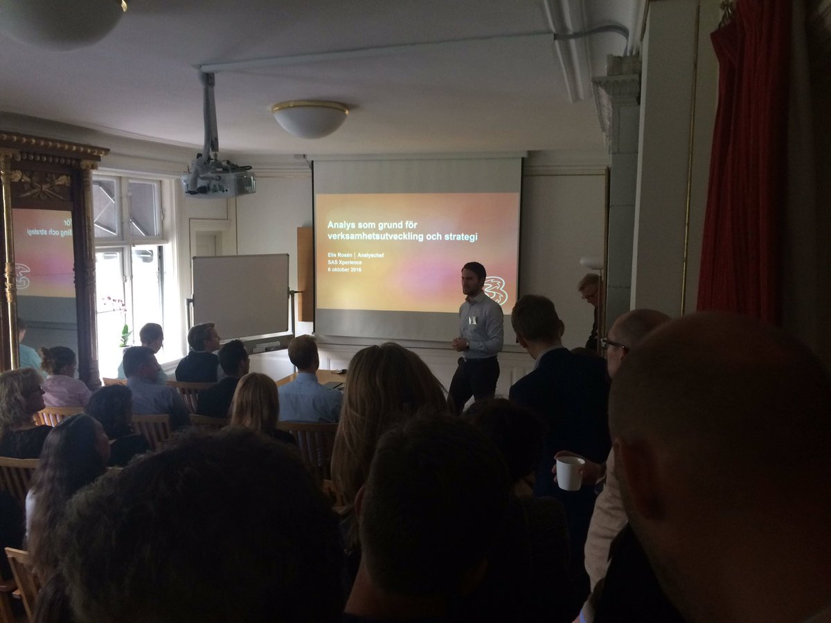 ChristerBodell's tweet photo. Elis Rosén, analyschef på 3, om hur de gick från att serva med rapporter till att bli en analysenhet med stort affärsvärde. #sasx https://t.co/I7L4gUkGGL