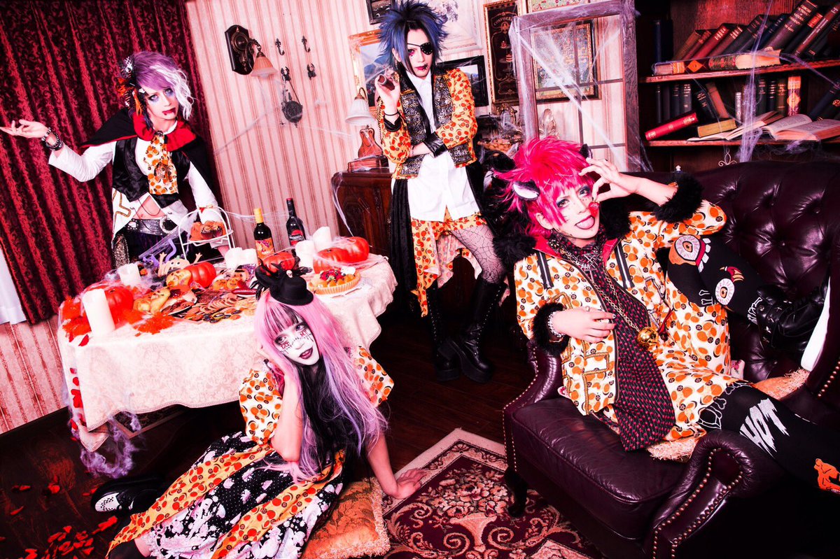 irias_yun's tweet photo. アー写が変わりましたよ♡ﾍ(´ー｀ﾍ)
今年もハロウィンがやってきました♡(•̀ᴗ•́)و ̑̑

去年とはガラリと雰囲気を変えてみましたがどーですか？♡(≡∀≡σ)σ https://t.co/Y7pwh3TjU1