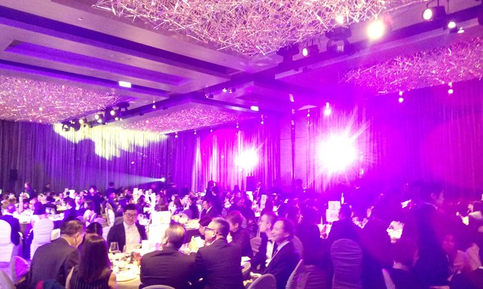 Mag_HR's tweet photo. The award for Excellence in Team Training goes to @Citibank, New World Development, Sands China Ltd. #HRIA2016 https://t.co/YfYTZUvko2