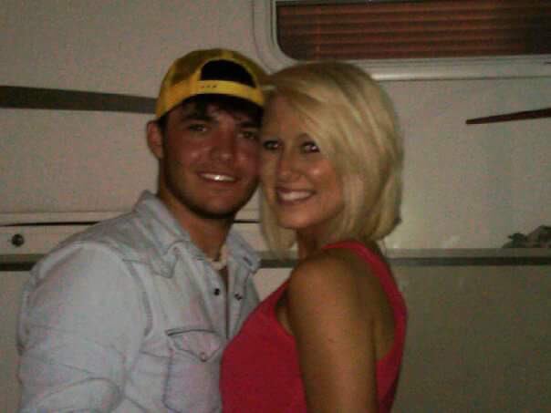 coletaylorlive's tweet photo. Look at these kids. @lacytaylor23 #TBT #PookaShells https://t.co/nL14TdOXdX