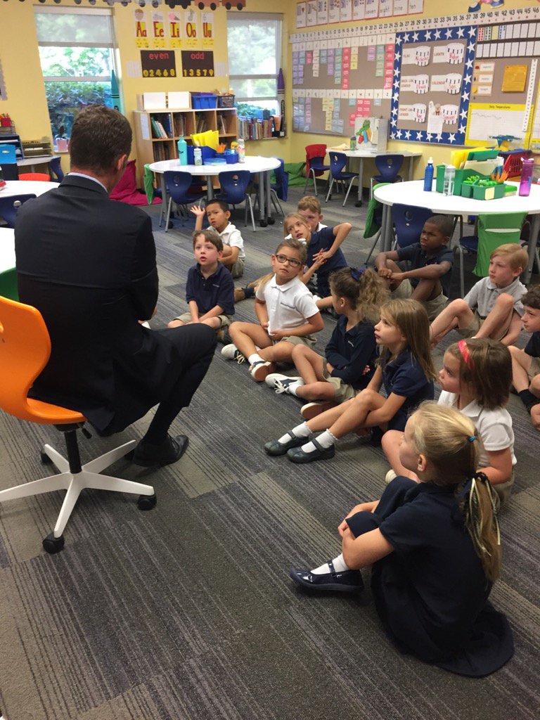 rteacher24's tweet photo. Dr. Jacobsen reads to First Grade! #mvpschool
#mvwins https://t.co/1TuSpunPUI