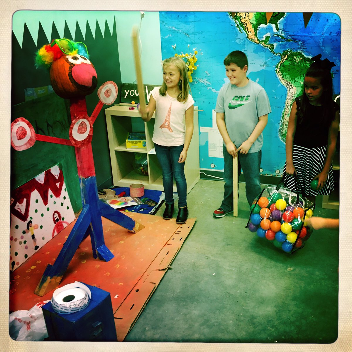 MrsHannah_LPS's tweet photo. Thank you parents for all the cardboard, glitter, candy and support! The #LPSengineering Fall Festival was a blast!π₯ https://t.co/P8az3MkPgg