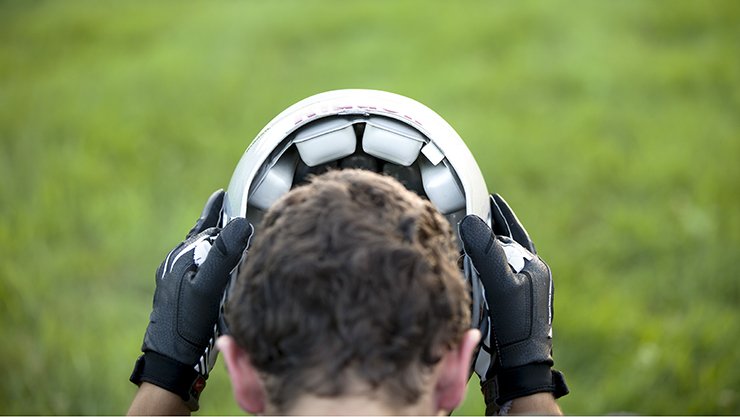#football, #soccer and #lacrosse planners should know about <a href="/JoltSensor/">Jolt</a>, 1 of 5 new gadgets we profile. bit.ly/2cWc3ck #sportstech