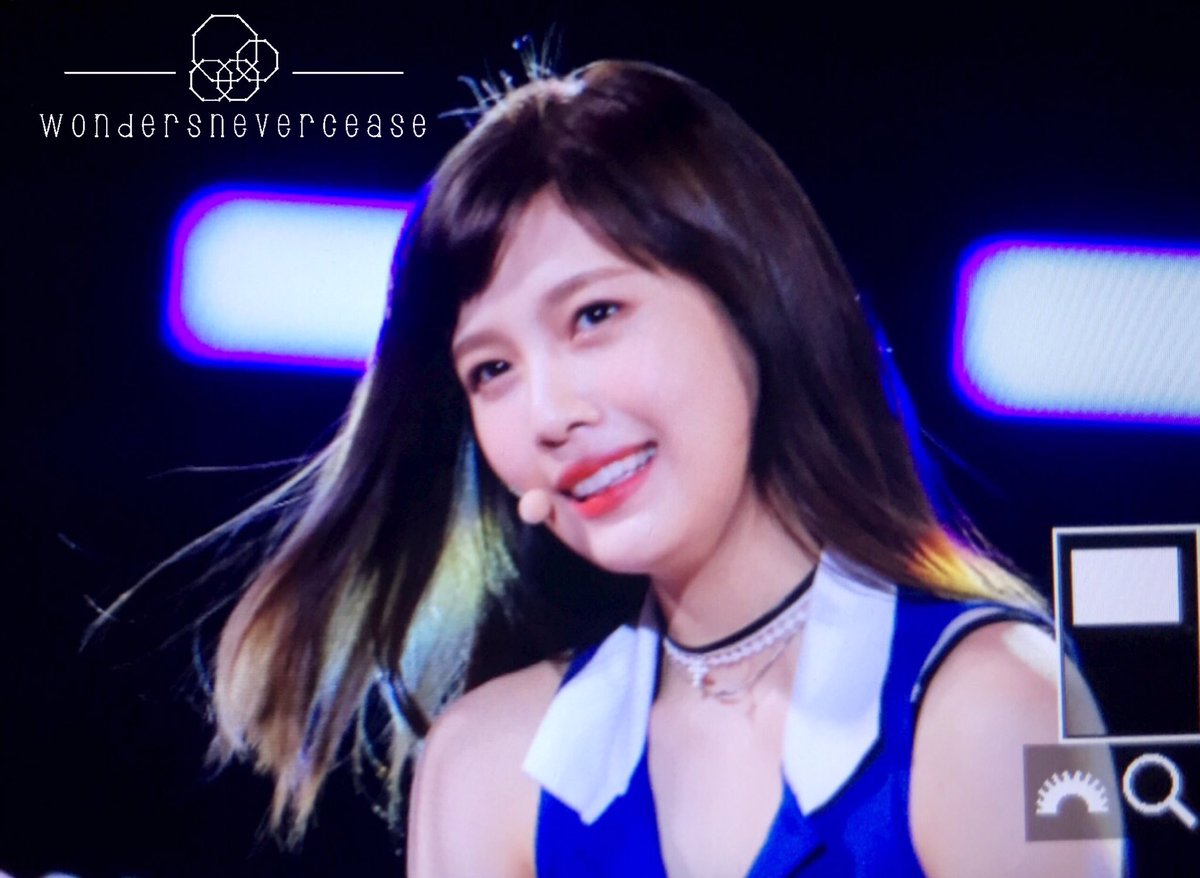 WNCJOY's tweet photo. 161006 DMC 뮤콘
#레드벨벳 #RedVelvet #조이 #Joy

흑발에 포카리 ㅠㅜㅠ 상암이 저의 무덤이네요 https://t.co/mxUV76sWsL