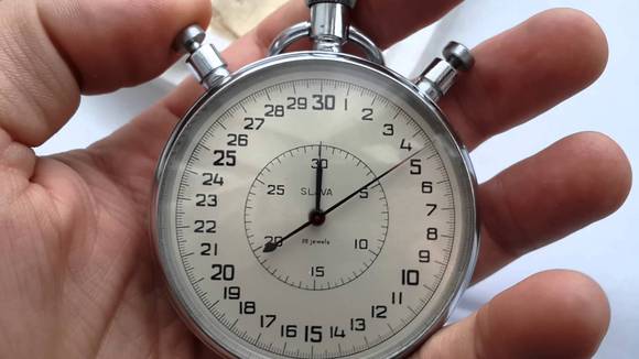 Секундомер. Ребенок с секундомером. Секундомер механический соспр-2б-2-010 (противоударный, двухкнопочный). Первый секундомер. Как узнать цену деления секундомера.