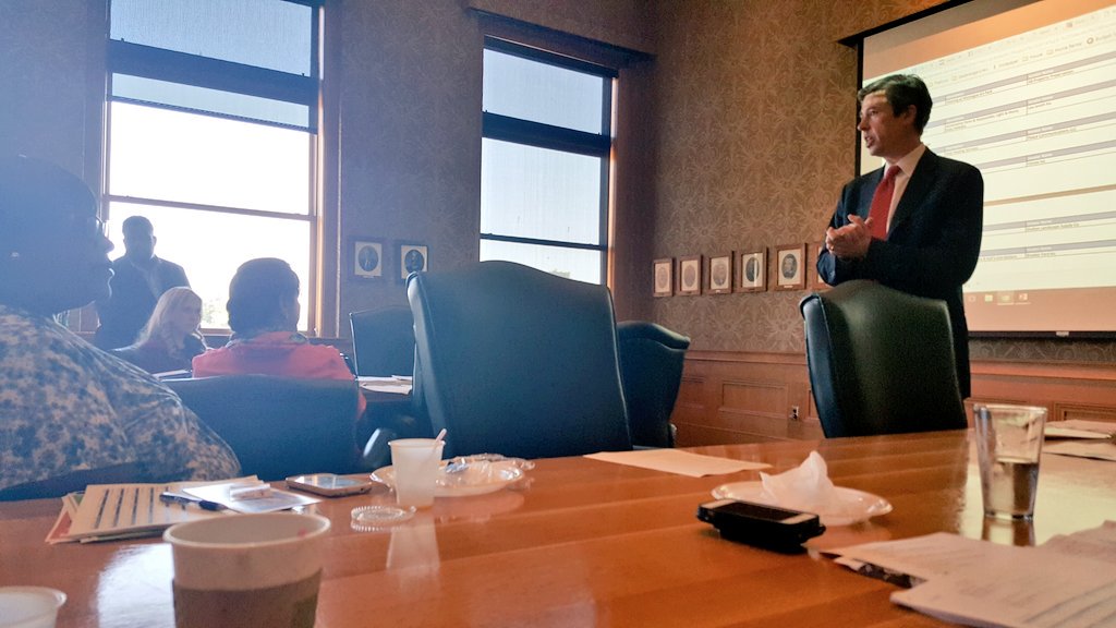 JScruggs0601's tweet photo. @AndyBerke is here! Talking about the importance of small businesses growing & working with the city. #JayStartsUp #StartUpCHA https://t.co/63aWbxI9ze