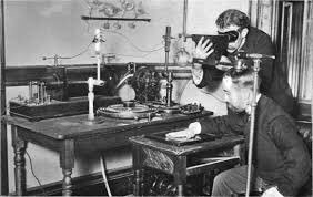 htr2_wilhelm's tweet photo. First x ray machine https://t.co/8t3gRR53L0
