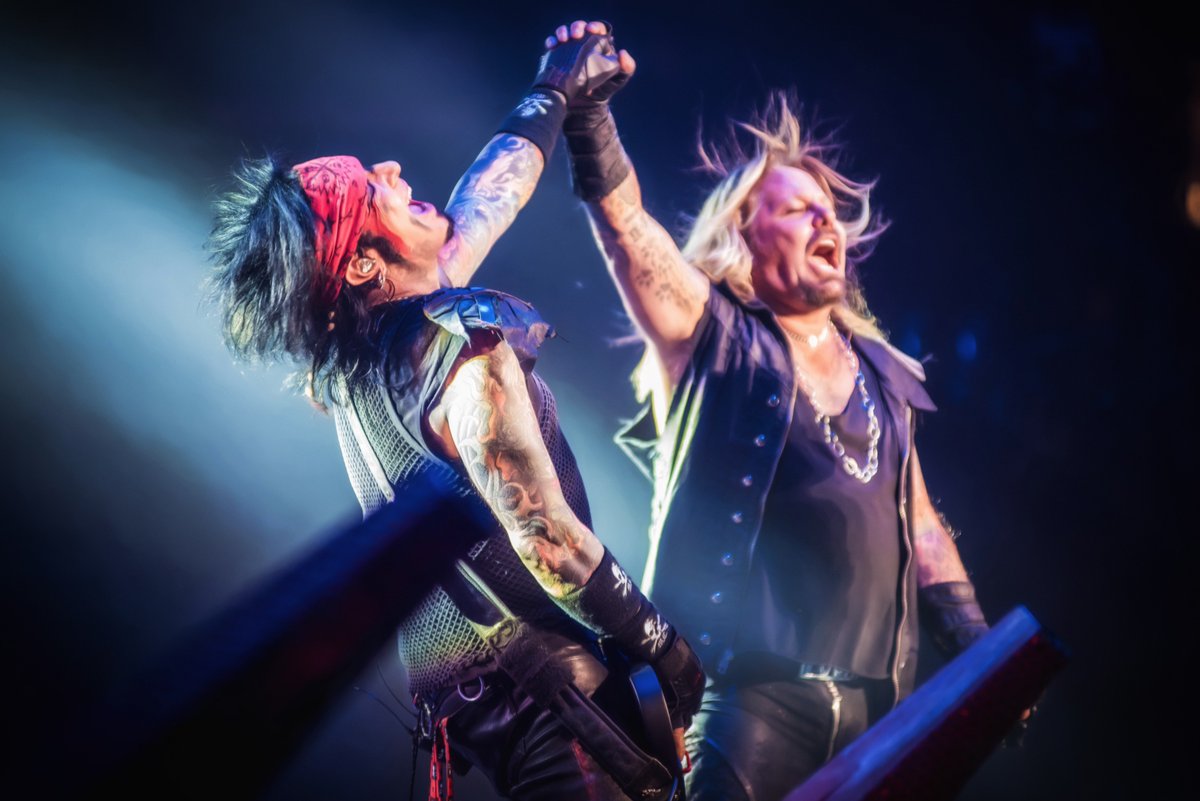 Mötley Crüe tweet media