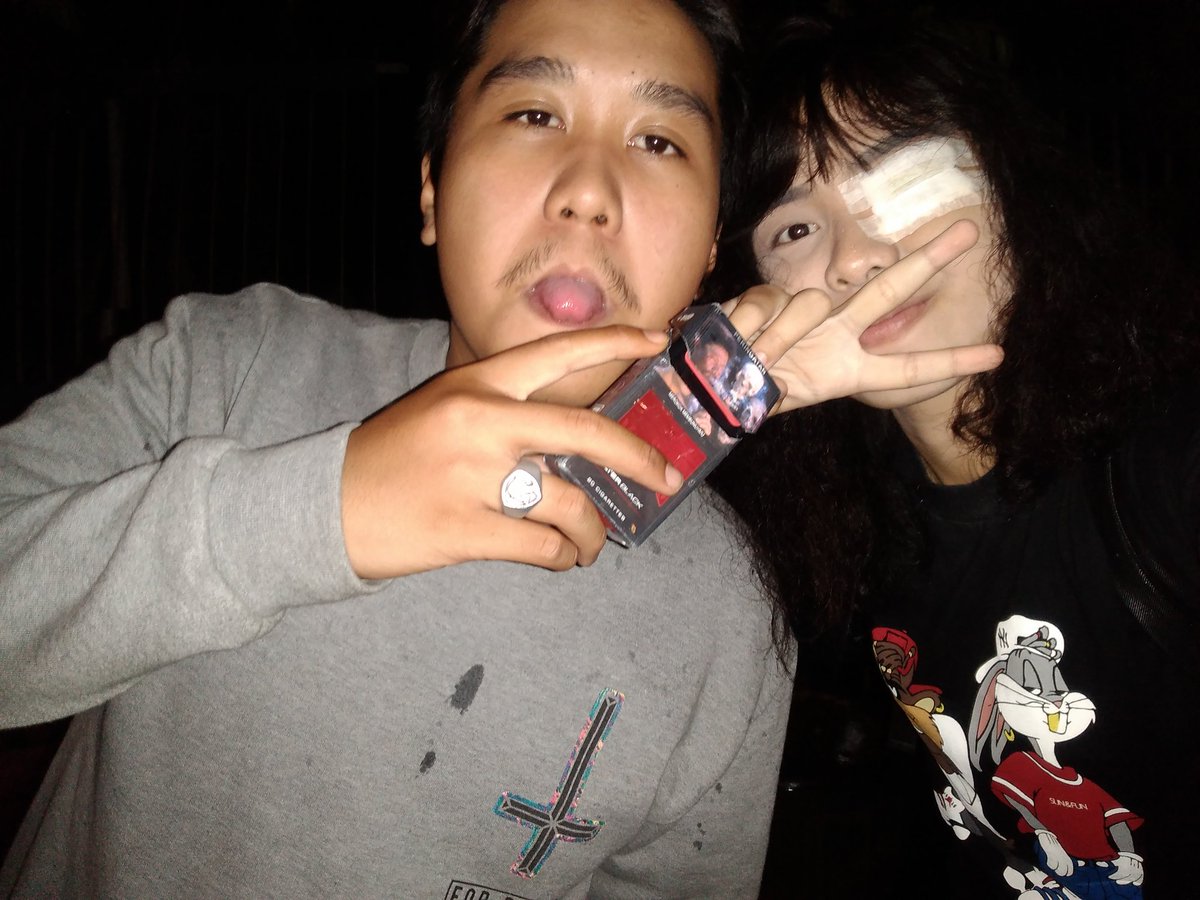 vickonovidia's tweet photo. #mynewflow #movers #tiltproject @zahramufida prosealnya gak bikin ribet buka2 bungkus rokok kalo lg rusuh. Oke bgtttt https://t.co/unG3V9NLQ1